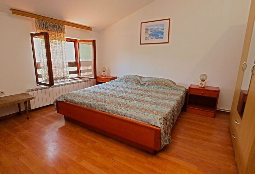 پانسیون Apartment Emilia 424