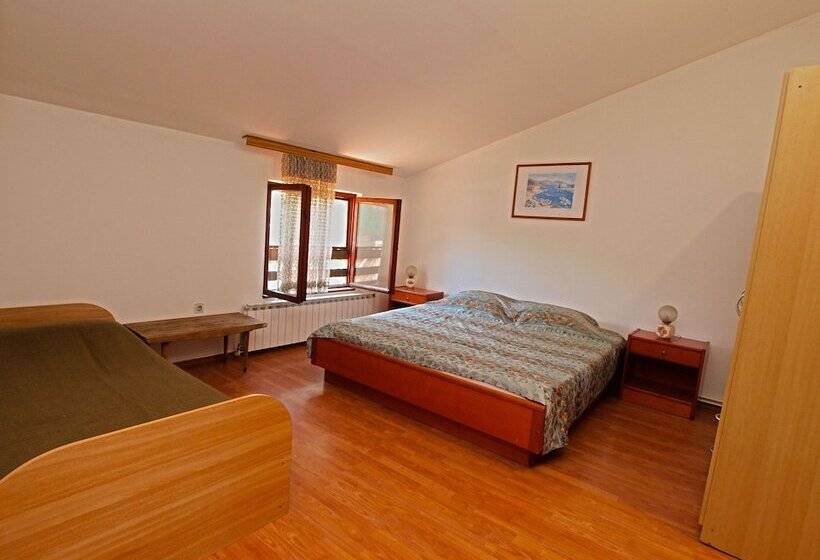 پانسیون Apartment Emilia 424