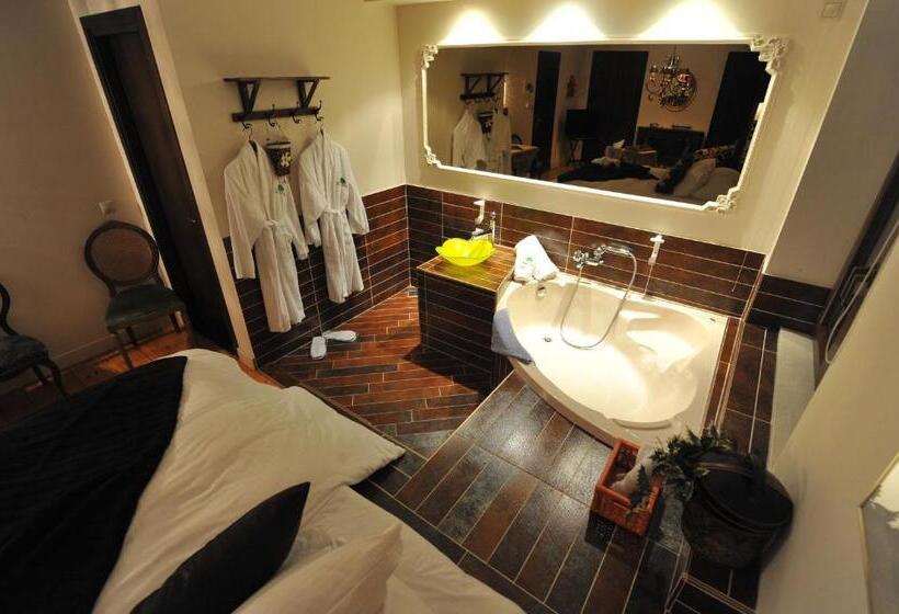 Vaela Hotel Cultural Resort