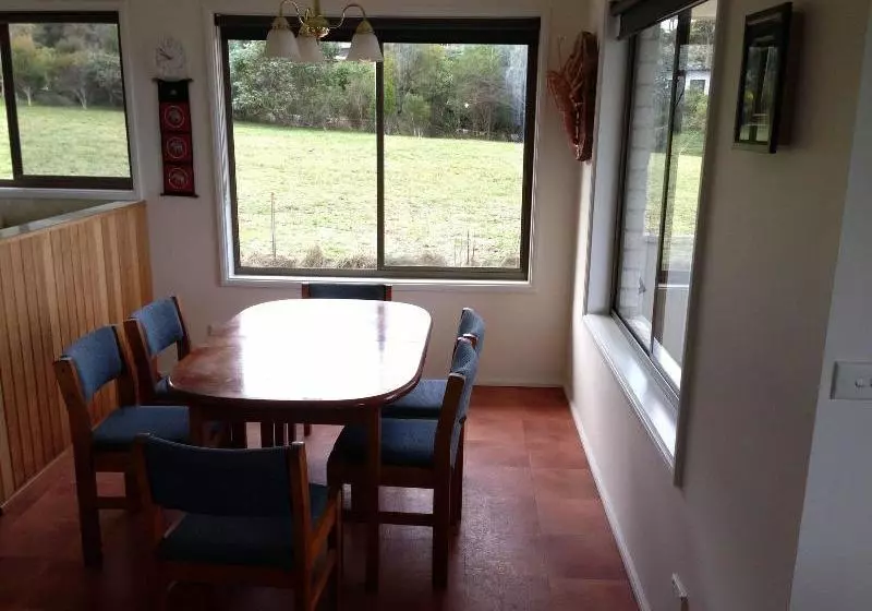 Eaglehawk Neck Beach House