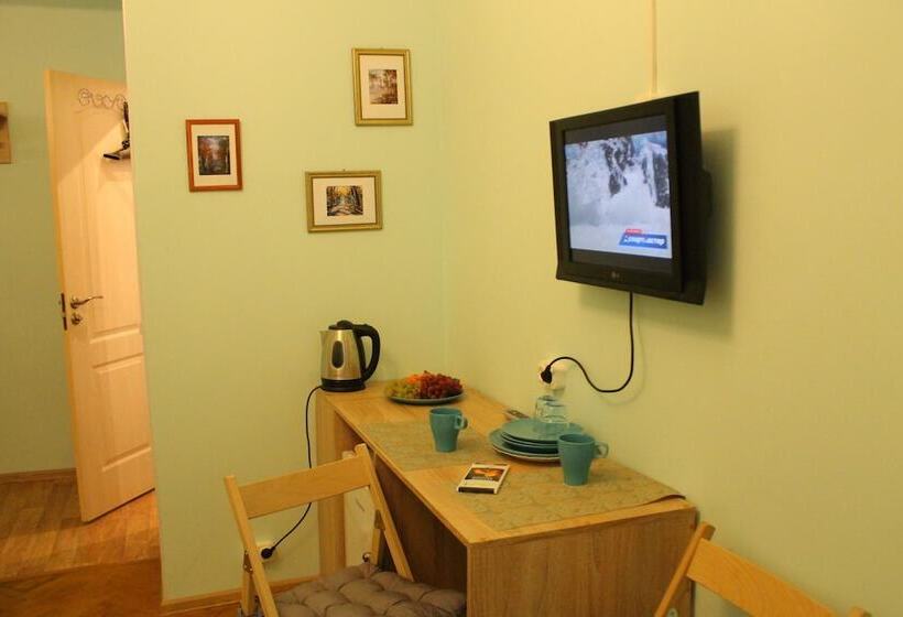 ホテル Apartments Near Letniy Sad