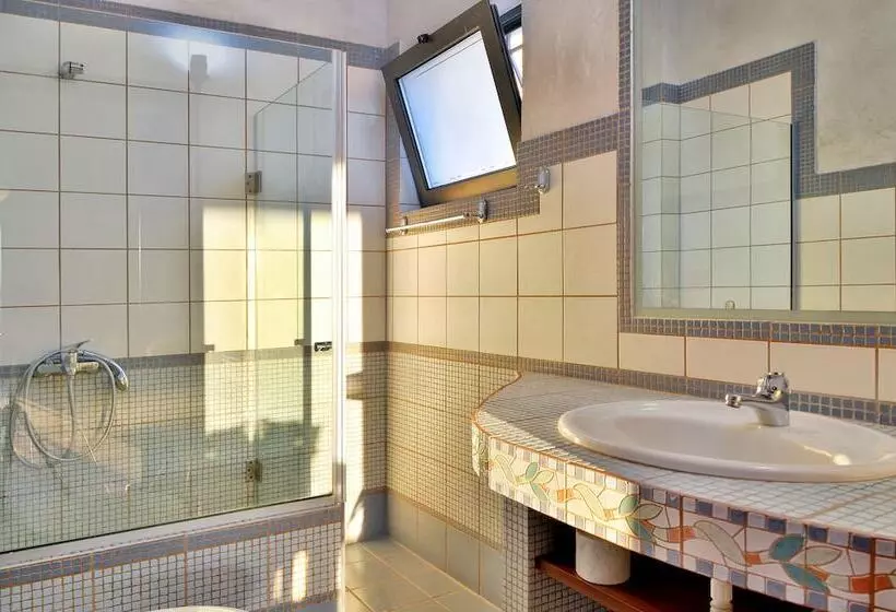 Niriides Luxury Apartments