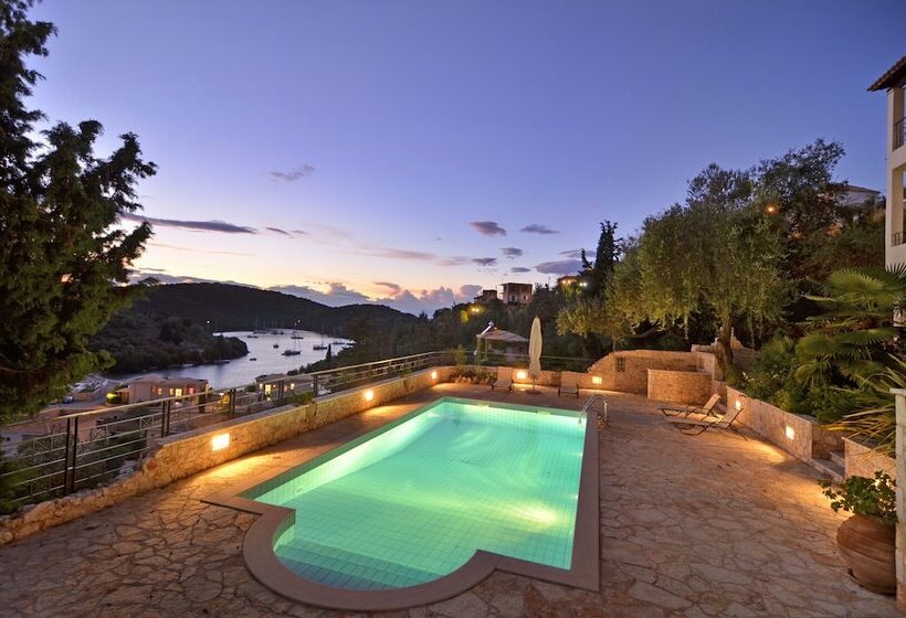 Niriides Luxury Apartments