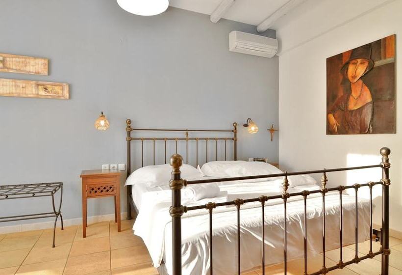 Niriides Luxury Apartments