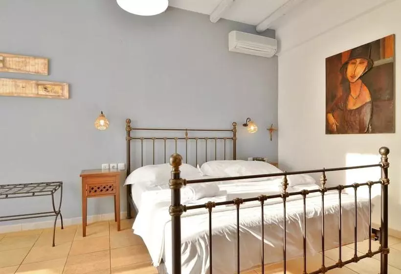 Niriides Luxury Apartments