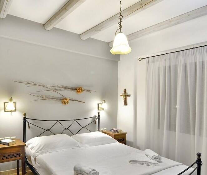 Niriides Luxury Apartments