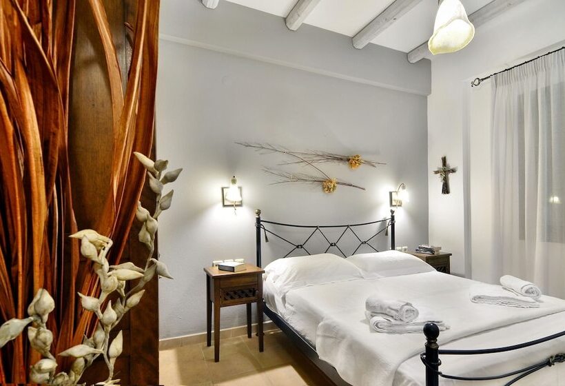 Niriides Luxury Apartments