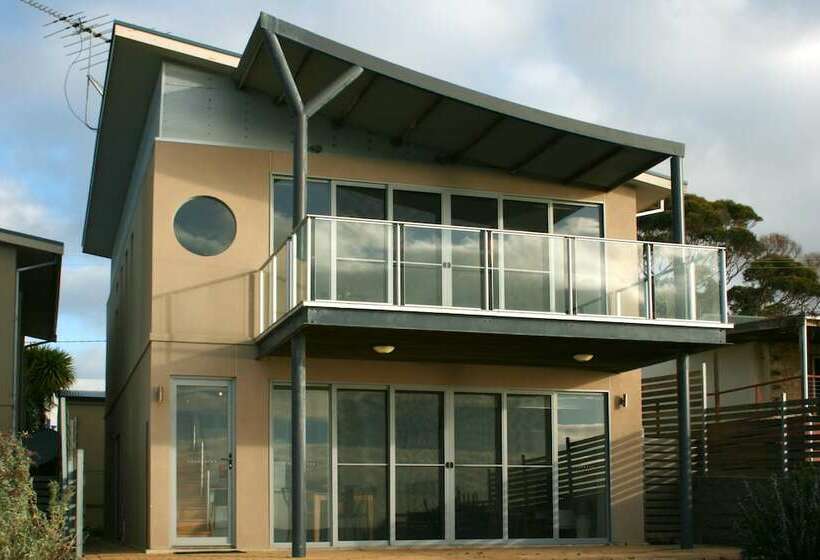 Penneshaw Oceanview Apartments