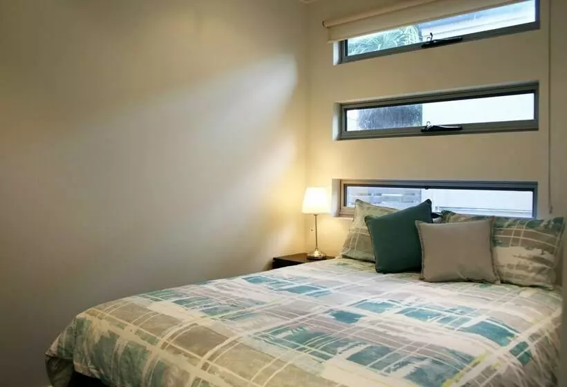 Penneshaw Oceanview Apartments