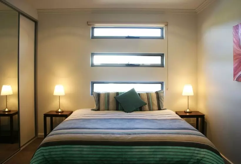 Penneshaw Oceanview Apartments