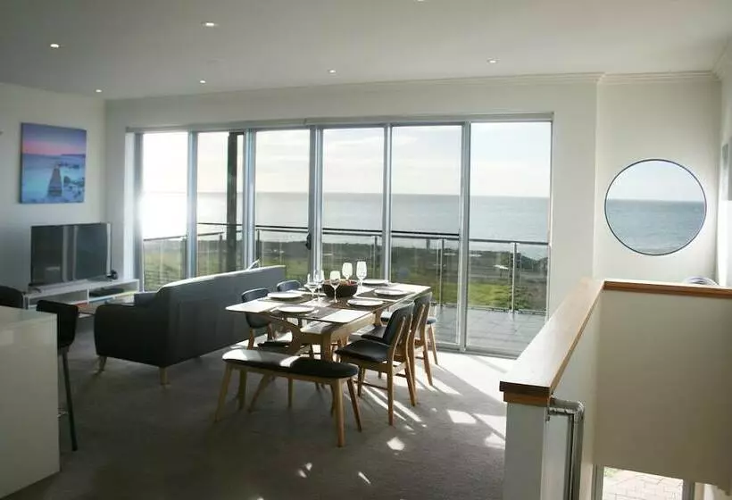 Penneshaw Oceanview Apartments
