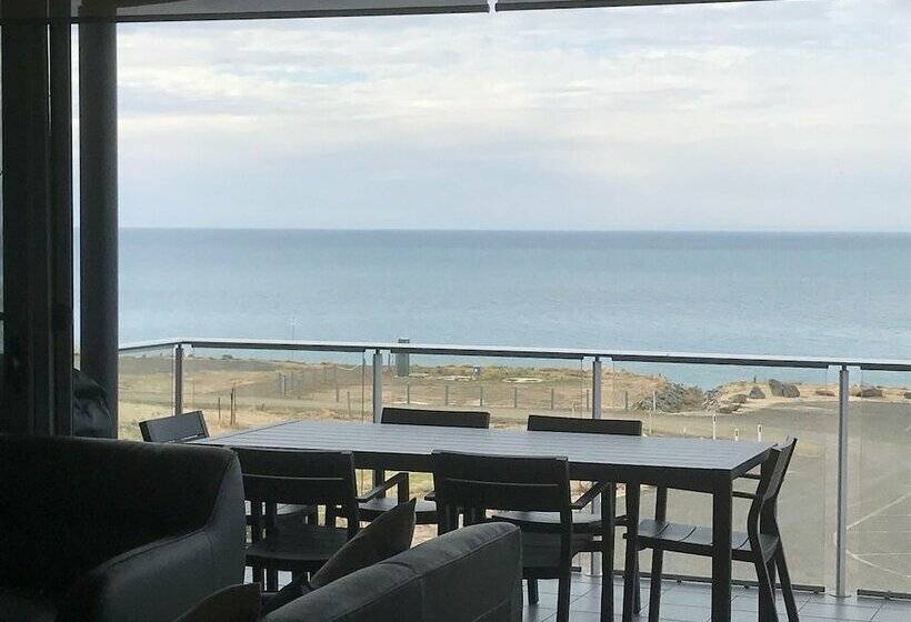 Penneshaw Oceanview Apartments