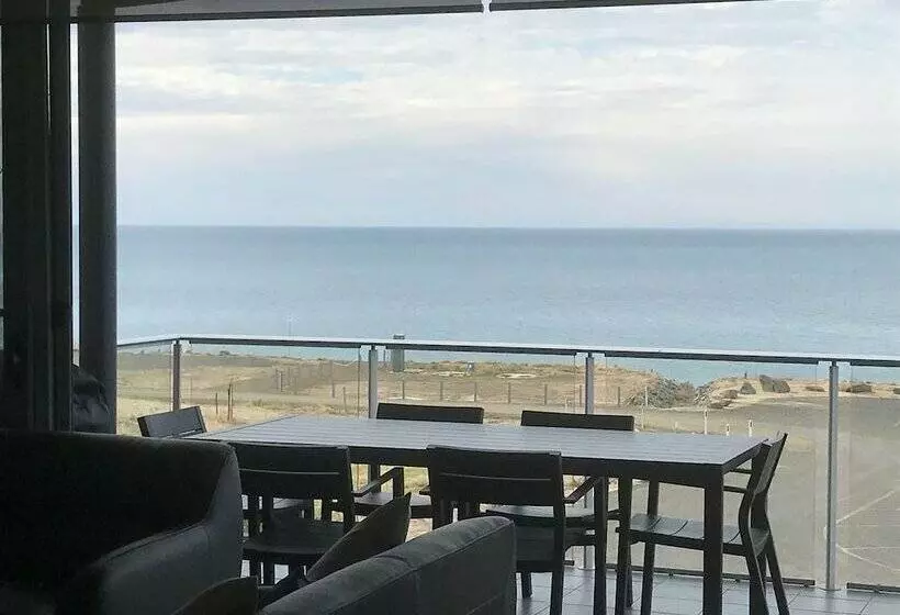 Penneshaw Oceanview Apartments
