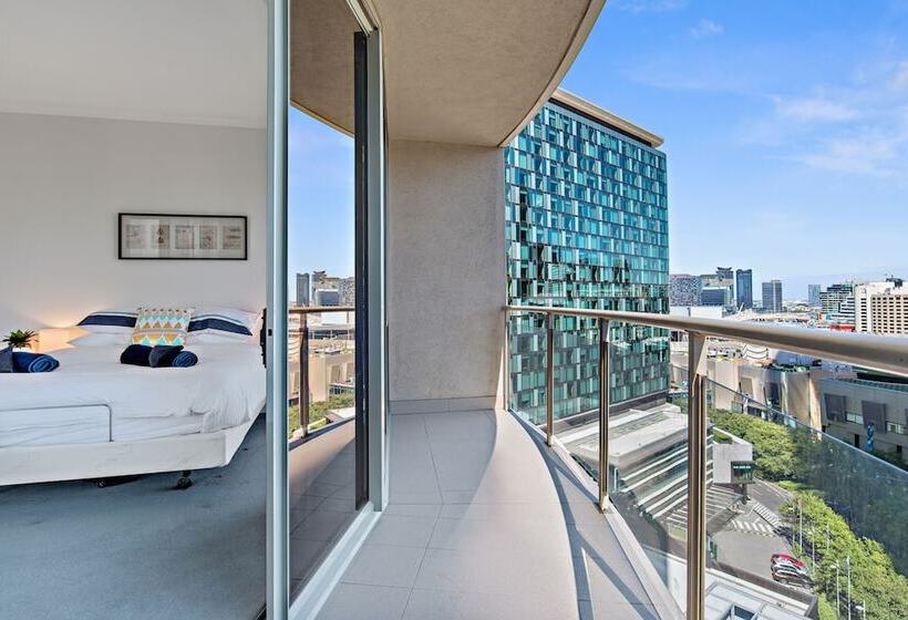 Southbank Tower Apartments