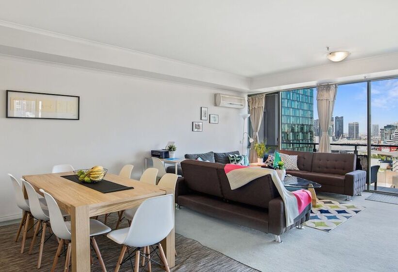 Southbank Tower Apartments