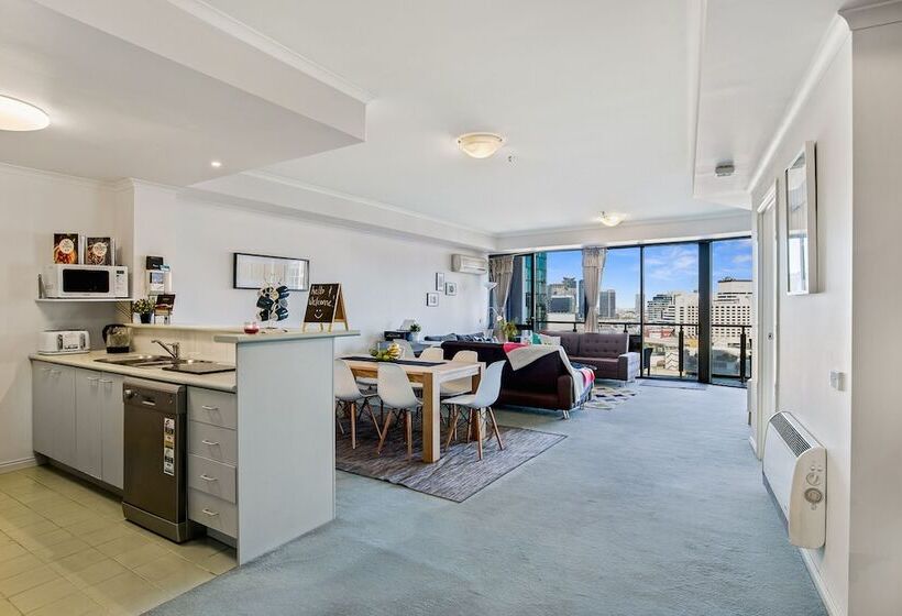 Southbank Tower Apartments