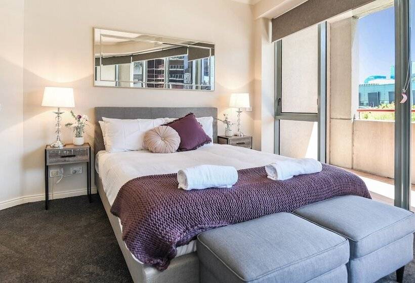 Southbank Tower Apartments