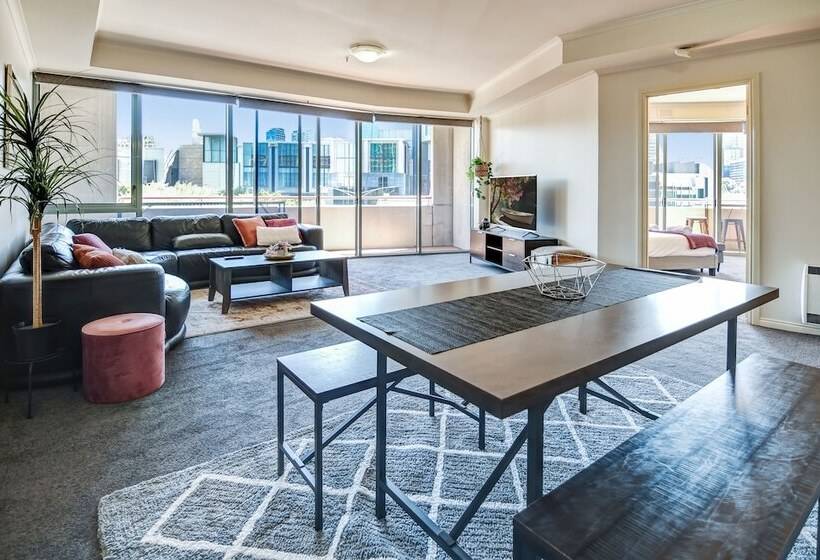 Southbank Tower Apartments