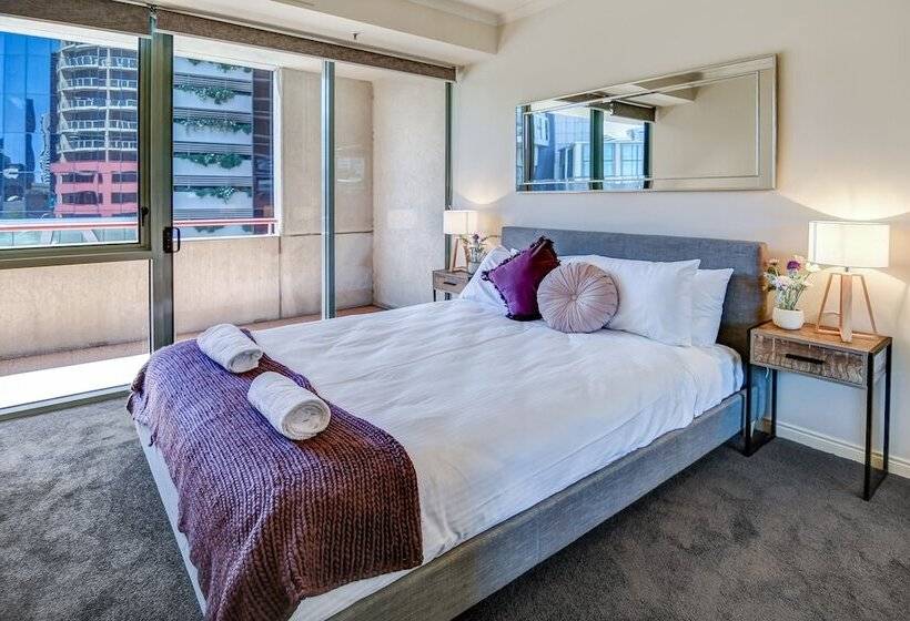 Southbank Tower Apartments