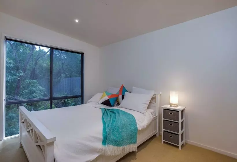 Tasman Surf House