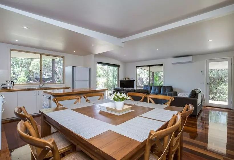 Tasman Surf House