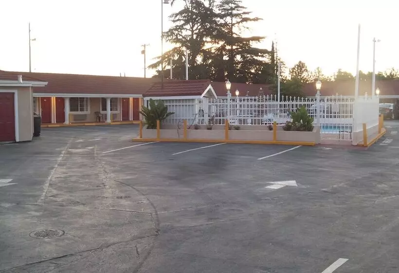 Holiday Motel Oakdale