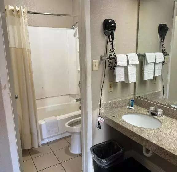 Homegate Studios & Suites San Antonio Medical Center