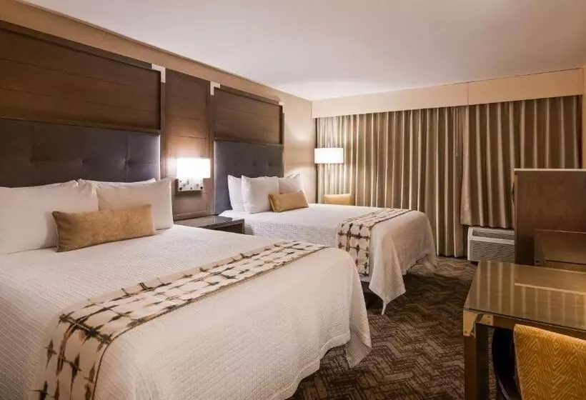 ホテル Best Western Premier Kansas City Sports Complex