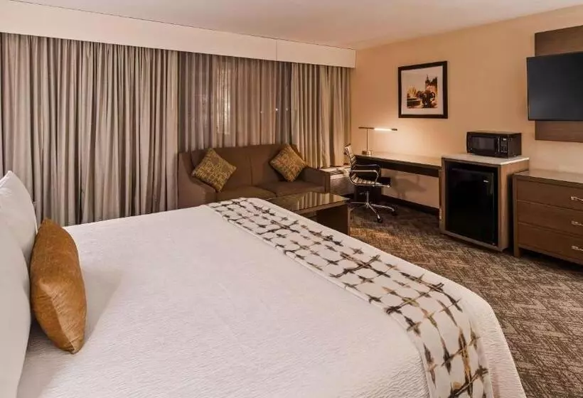 ホテル Best Western Premier Kansas City Sports Complex