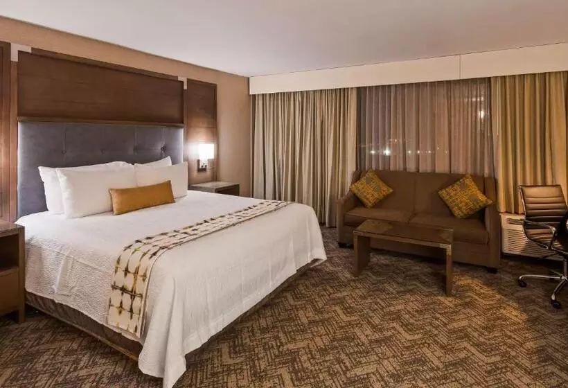 ホテル Best Western Premier Kansas City Sports Complex