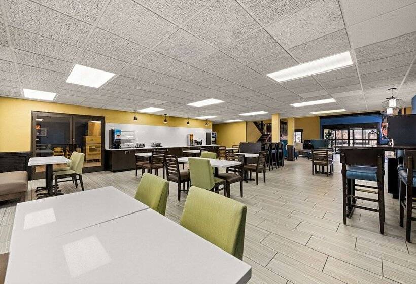 فندق Quality Inn