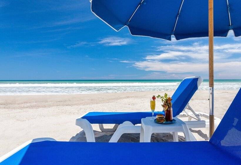 هتل Crowne Plaza Melbourne Oceanfront, An Ihg