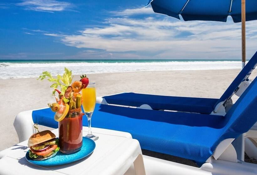 هتل Crowne Plaza Melbourne Oceanfront, An Ihg