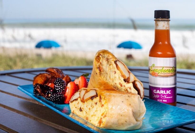 هتل Crowne Plaza Melbourne Oceanfront, An Ihg