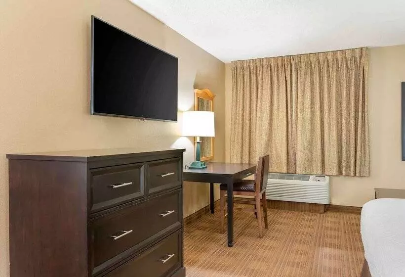 Отель Extended Stay America Suites Chicago Schaumburg Convention Center