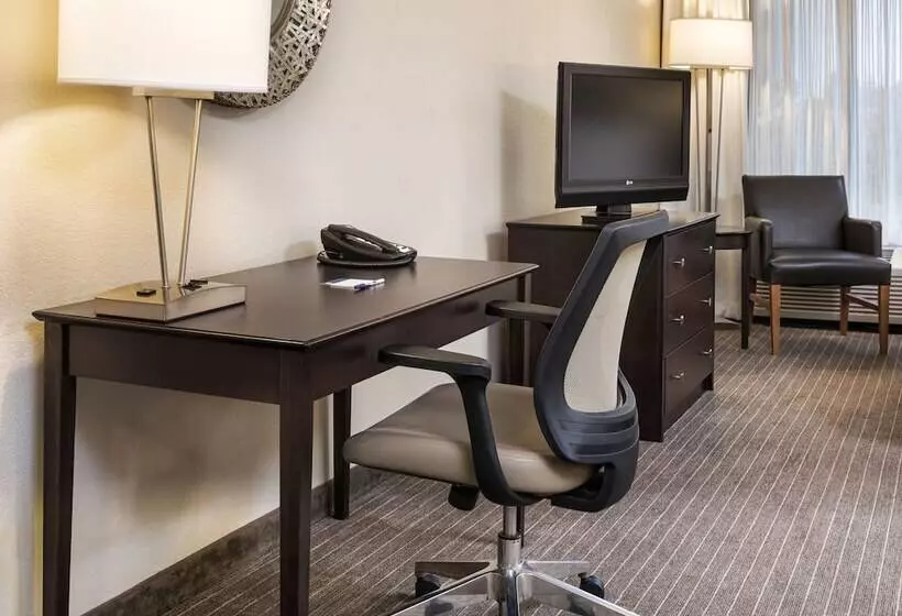 Holiday Inn Express Hotel & Suites Minneapolis Minnetonka, An Ihg