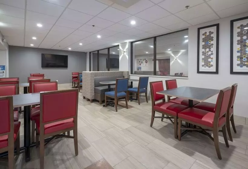 Holiday Inn Express Hotel & Suites Coon Rapids Blaine Area, An Ihg