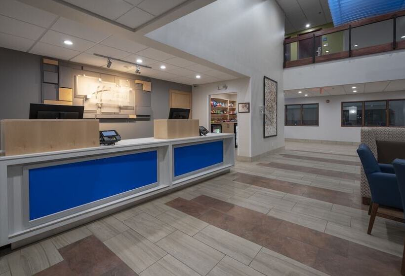 Holiday Inn Express Hotel & Suites Coon Rapids   Blaine Area, An Ihg