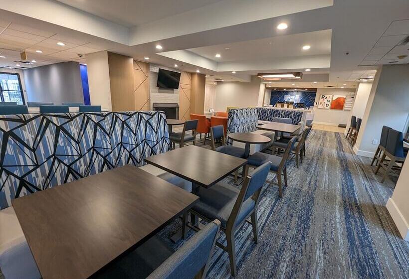 هتل Holiday Inn Express Indianapolis Airport, An Ihg