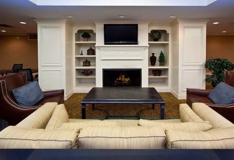 Отель Holiday Inn Express Indianapolis Airport, An Ihg