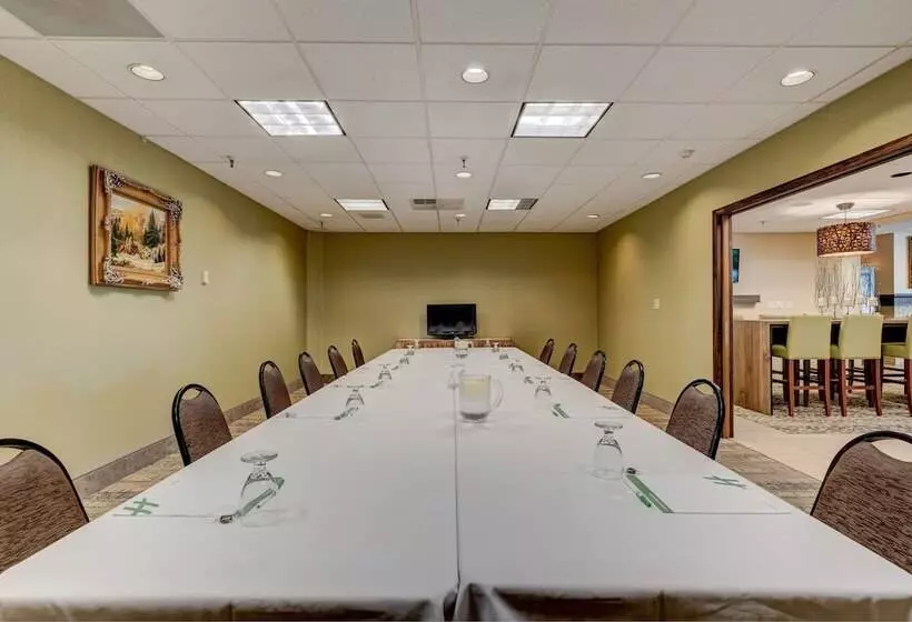 Отель Holiday Inn Spearfish Convention Center, An Ihg
