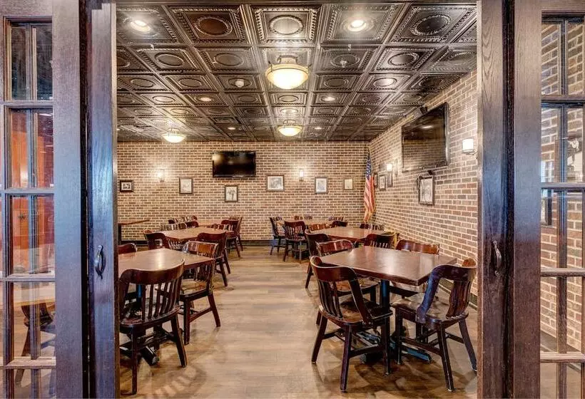 Отель Holiday Inn Spearfish Convention Center, An Ihg