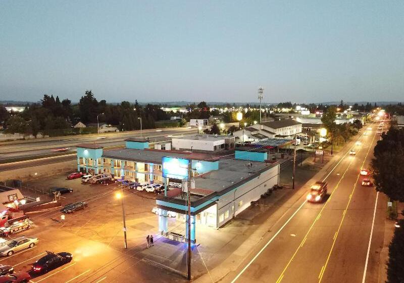 فندق Holiday Lodge Salem,or