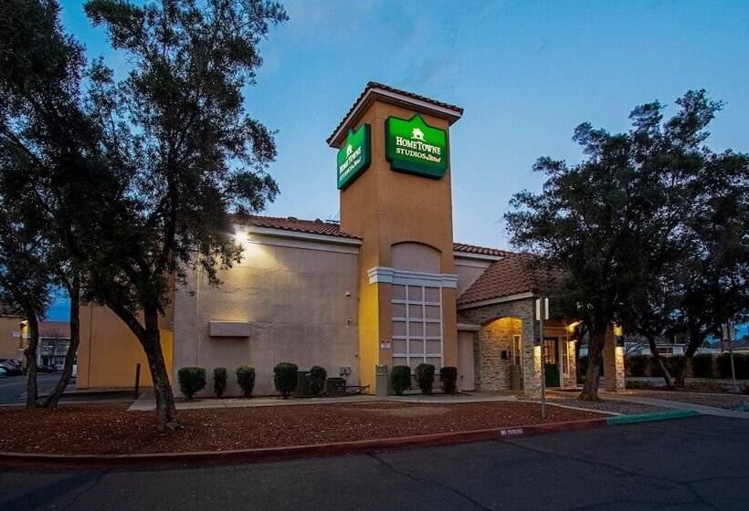 Otel Hometowne Studios By Red Roof Phoenix   Dunlap Ave