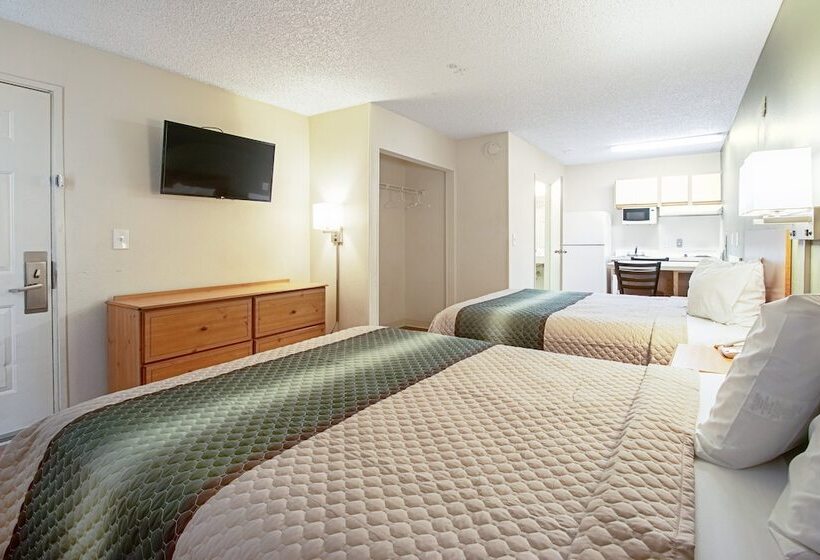 Otel Hometowne Studios By Red Roof Phoenix   Dunlap Ave