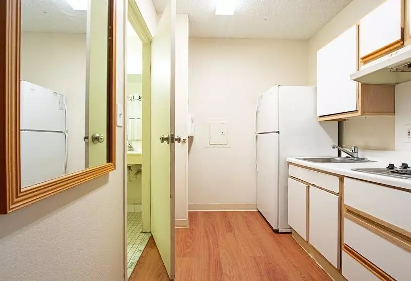 호텔 Hometowne Studios By Red Roof Phoenix   Dunlap Ave