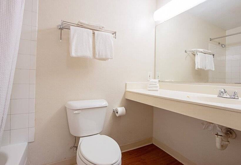 Otel Hometowne Studios By Red Roof Phoenix   Dunlap Ave