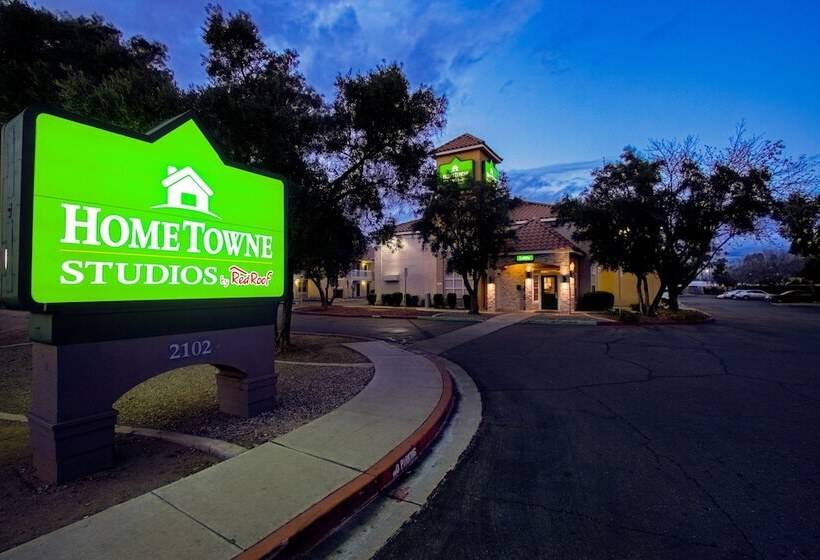 Otel Hometowne Studios By Red Roof Phoenix   Dunlap Ave
