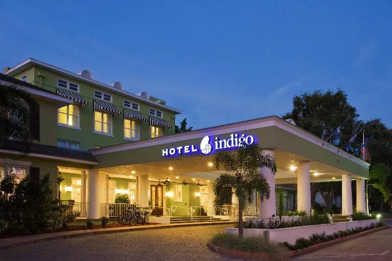 호텔 Indigo St Petersburg Downtown