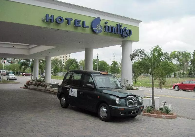 호텔 Indigo St Petersburg Downtown